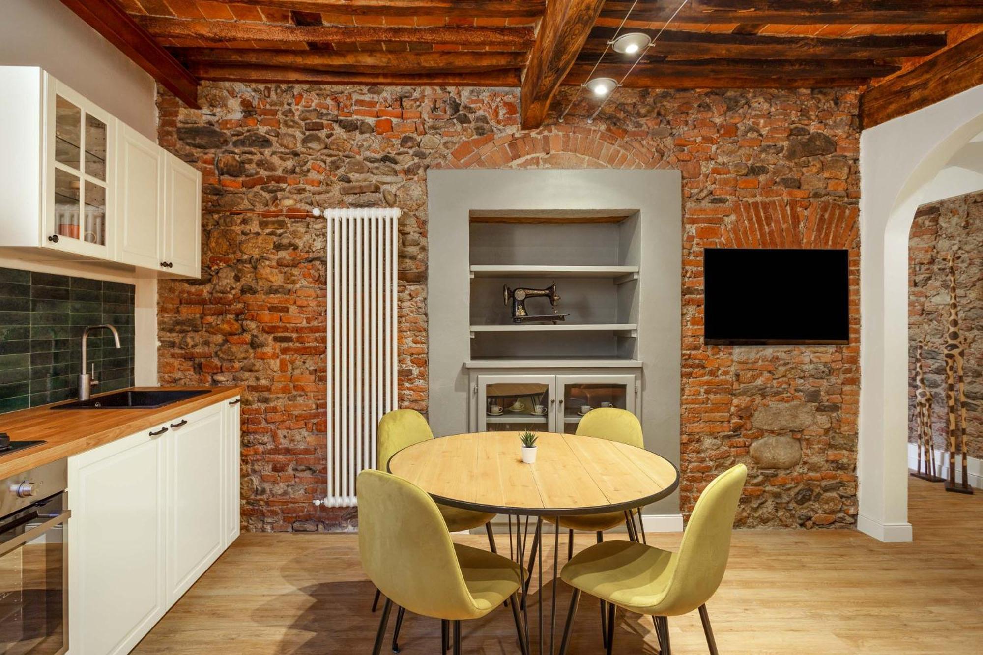 Le Giraffe - Centro Pietrasanta